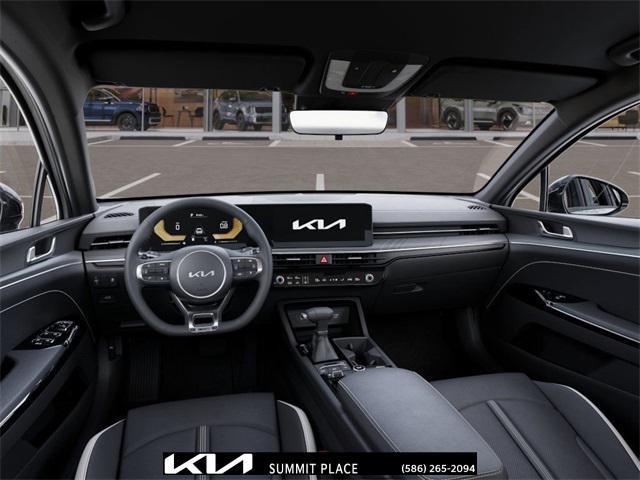 Photo of 2025 Wolf Gray Kia K5