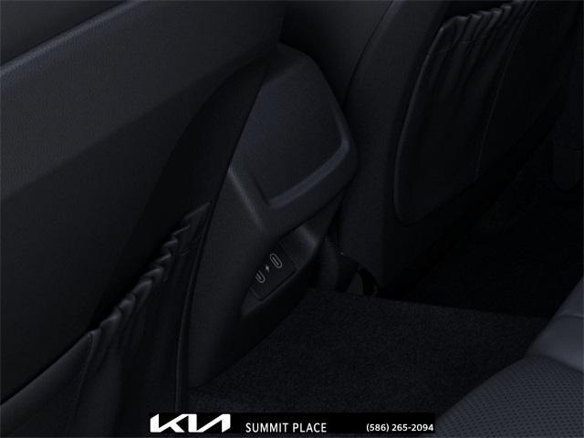 Photo of 2025 Snow White Pearl Kia K5