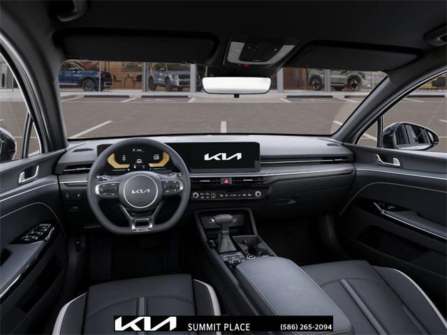 Photo of 2025 Snow White Pearl Kia K5