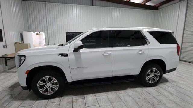 Photo of 2023 Summit White GMC Yukon