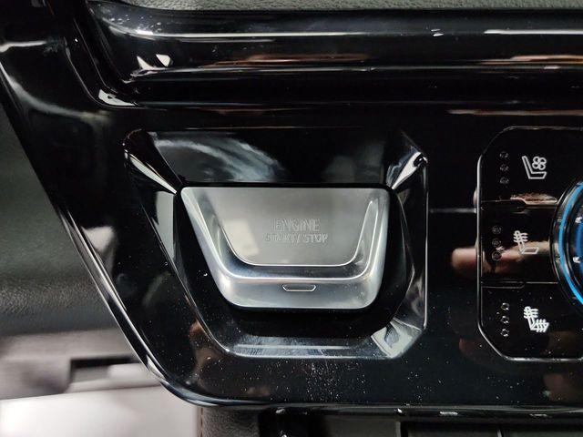 Photo of 2025 Summit White GMC Sierra 2500