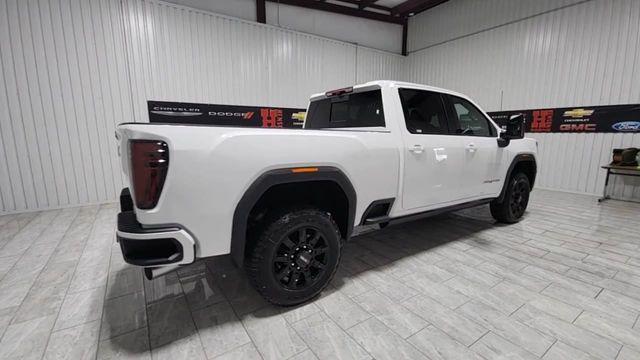 Photo of 2025 Summit White GMC Sierra 2500