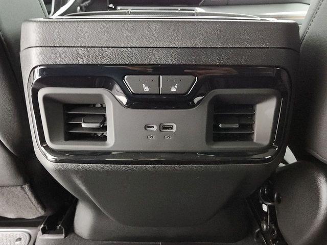Photo of 2025 Summit White GMC Sierra 2500