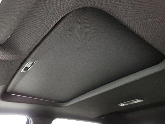 Photo of 2025 Summit White GMC Sierra 2500