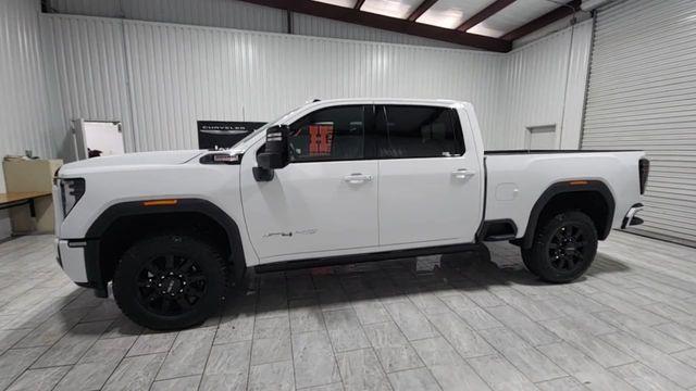 Photo of 2025 Summit White GMC Sierra 2500