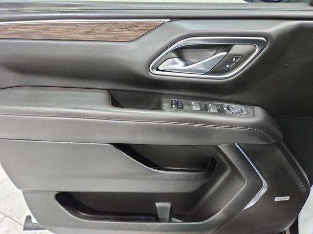 Photo of 2023 Summit White Chevrolet Suburban