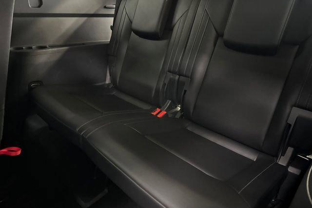 Photo of 2018 Reflex Silver Metallic Volkswagen Atlas