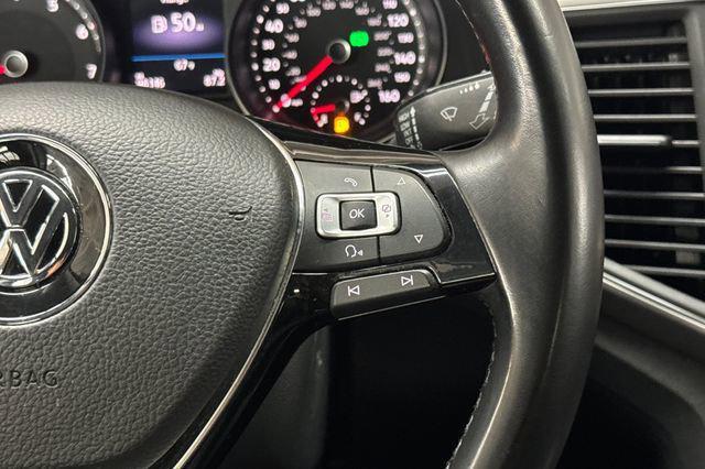 Photo of 2018 Reflex Silver Metallic Volkswagen Atlas