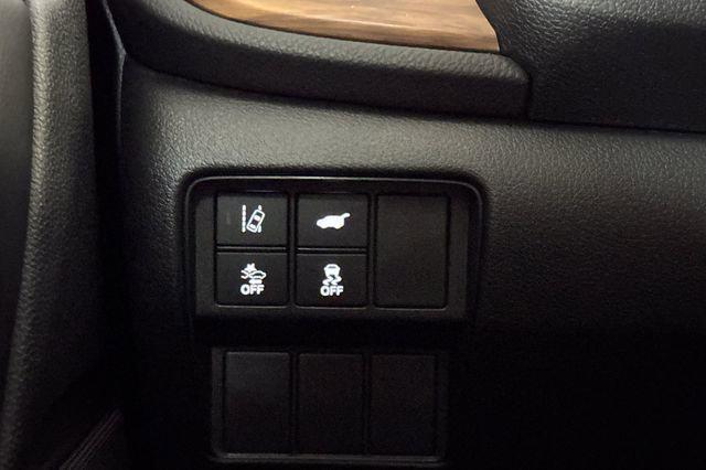 Photo of 2020 Platinum White Pearl Honda CR-V