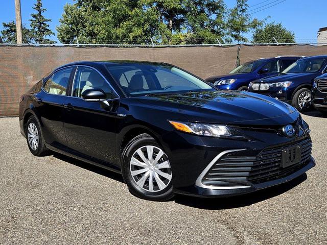 Photo of 2021 Black Toyota Camry Hybrid