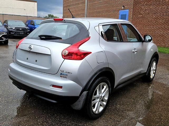 Photo of 2013 Brilliant Silver Nissan Juke