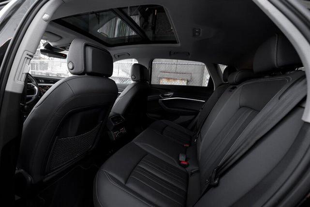 Photo of 2021 Mythos Black Metallic Audi e-tron