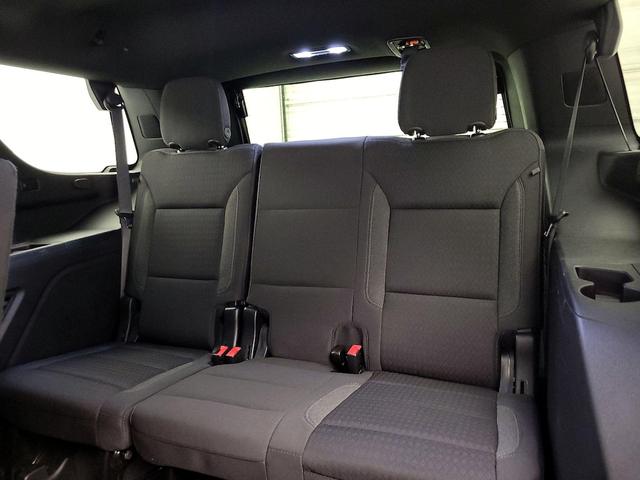 Photo of 2023 White GMC Yukon