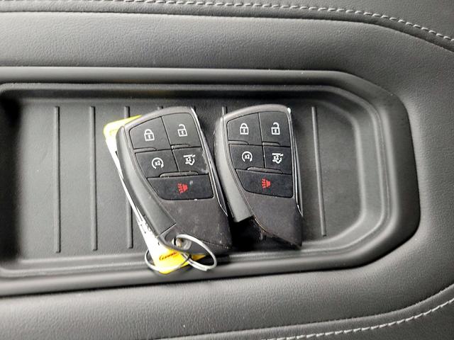 Photo of 2023 White GMC Yukon