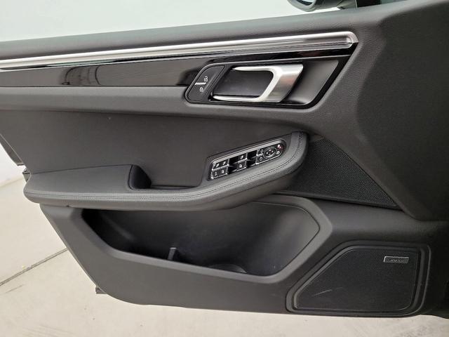 Photo of 2021 Black Porsche Macan