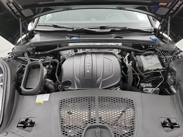 Photo of 2021 Black Porsche Macan