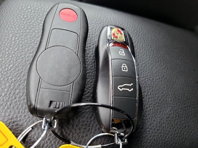 Photo of 2021 Black Porsche Macan