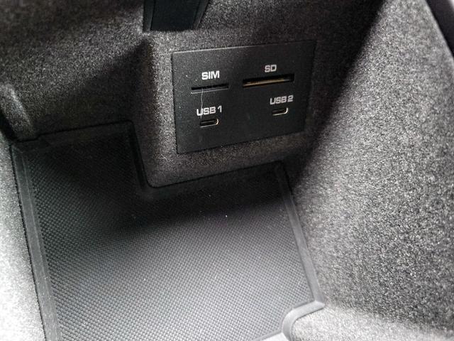 Photo of 2021 Black Porsche Macan
