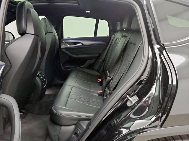 Photo of 2020 Black BMW X4