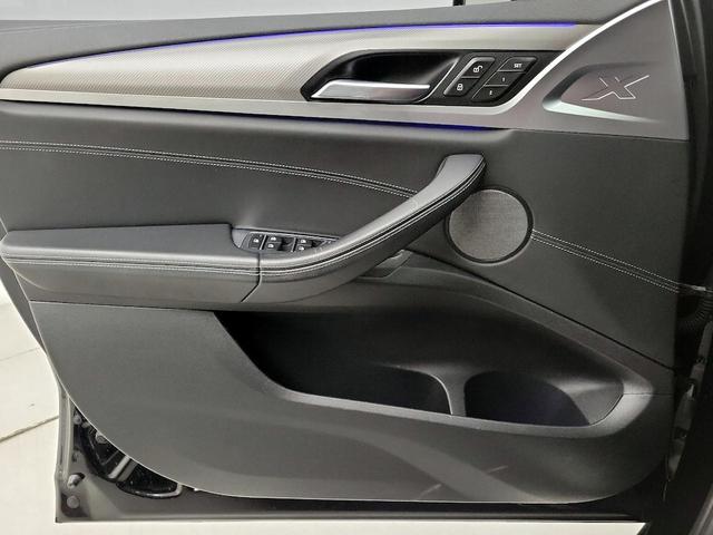 Photo of 2020 Black BMW X4
