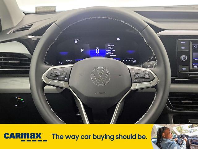 Photo of 2024 Gray Volkswagen Taos