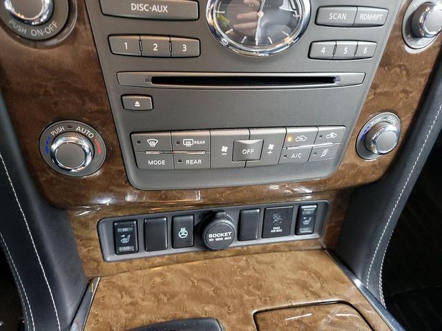 Photo of 2017 Gray INFINITI QX80