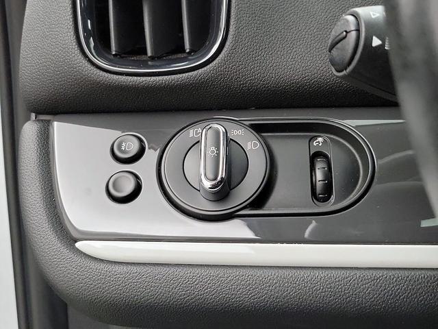 Photo of 2020 White MINI Countryman