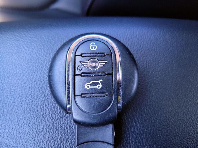 Photo of 2020 White MINI Countryman