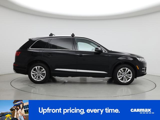 Photo of 2017 Black Audi Q7