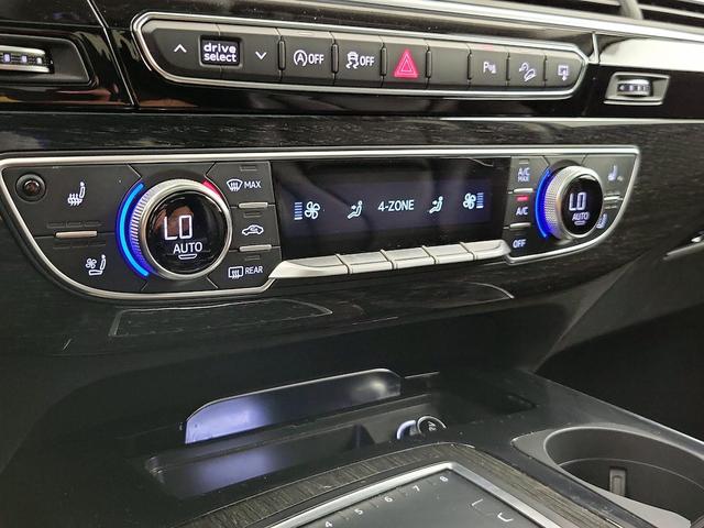 Photo of 2017 Black Audi Q7