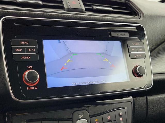 Photo of 2019 White Nissan Leaf