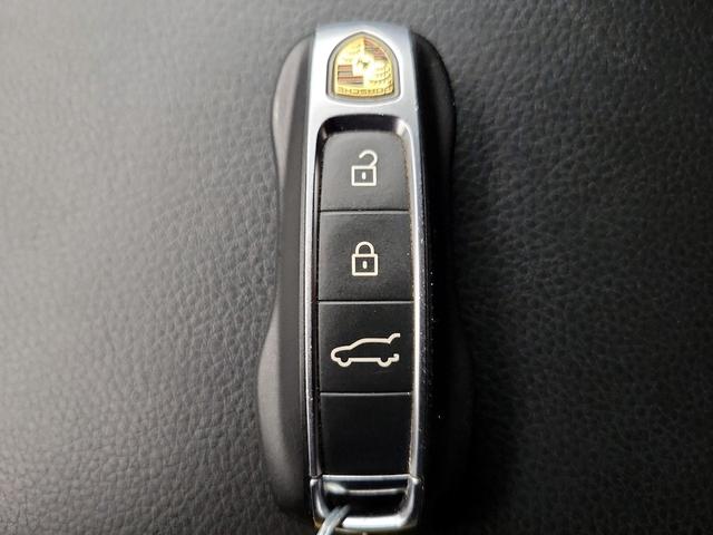 Photo of 2019 White Porsche Cayenne