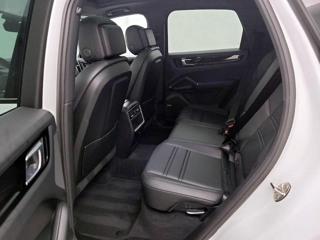 Photo of 2019 White Porsche Cayenne