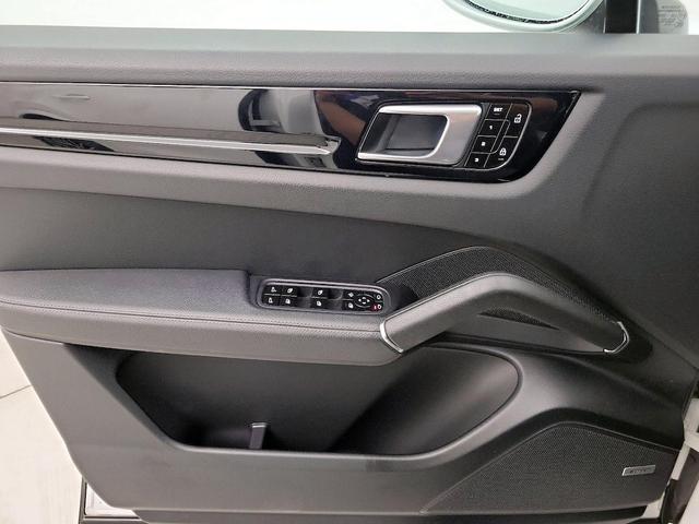 Photo of 2019 White Porsche Cayenne