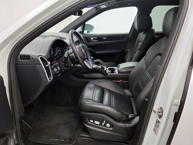 Photo of 2019 White Porsche Cayenne