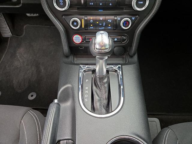 Photo of 2015 Black Ford Mustang