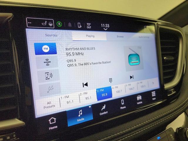 Photo of 2023 Black Chrysler Pacifica