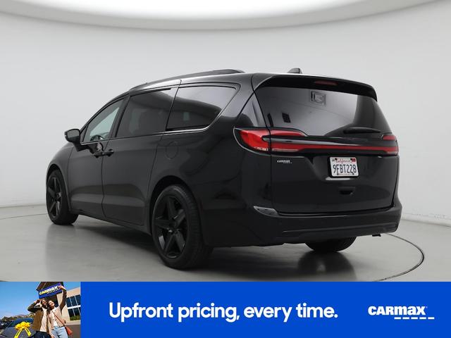 Photo of 2023 Black Chrysler Pacifica