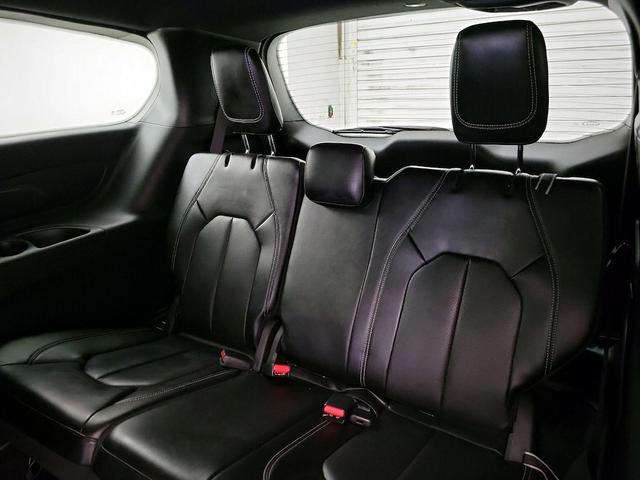 Photo of 2023 Black Chrysler Pacifica