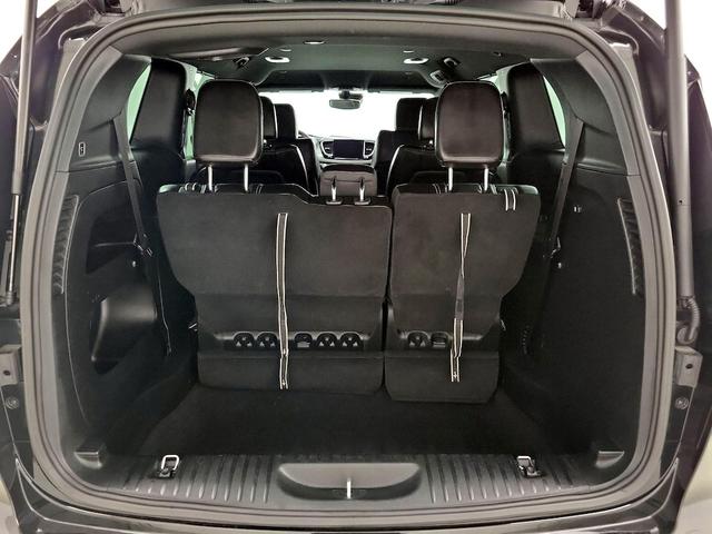 Photo of 2023 Black Chrysler Pacifica
