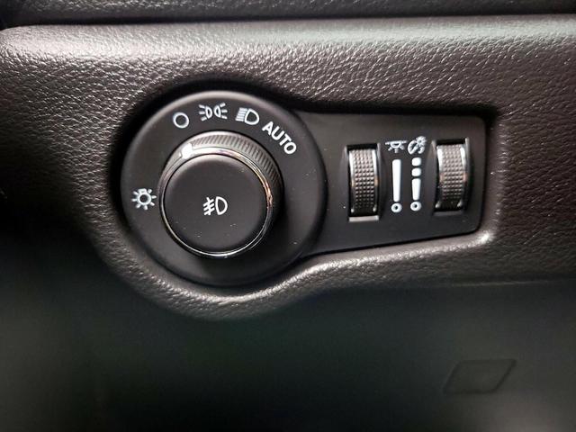 Photo of 2023 Black Chrysler Pacifica