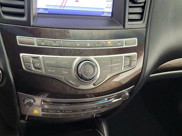 Photo of 2015 White INFINITI QX60
