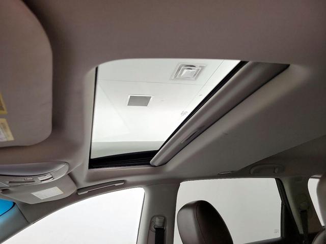 Photo of 2015 White INFINITI QX60