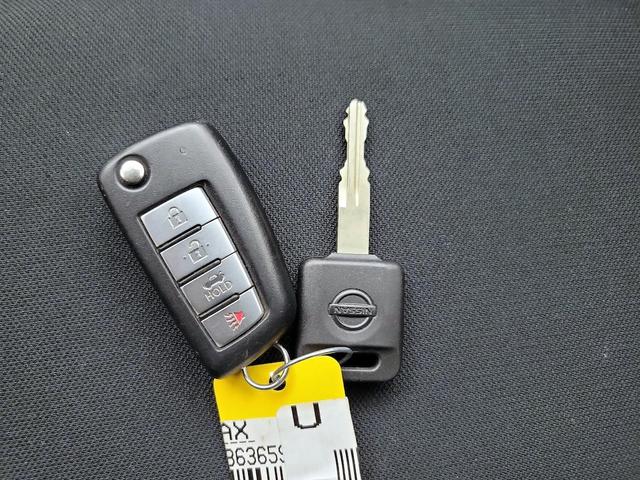 Photo of 2022 Silver Nissan Versa