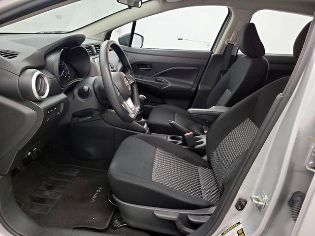 Photo of 2022 Silver Nissan Versa