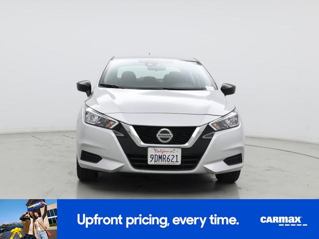 Photo of 2022 Silver Nissan Versa