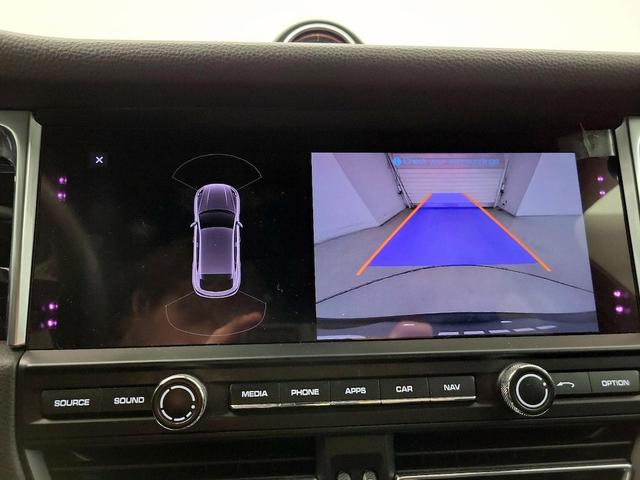 Photo of 2021 Black Porsche Macan