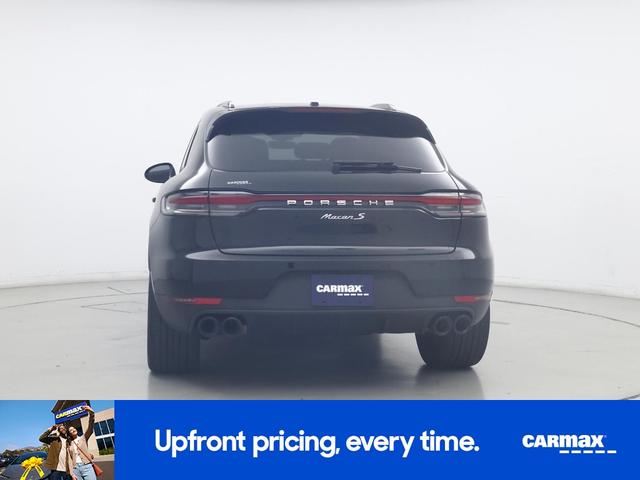 Photo of 2021 Black Porsche Macan