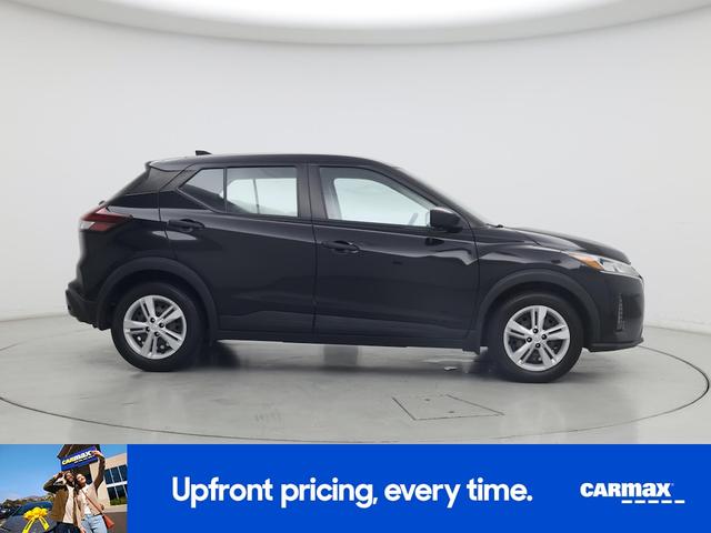 Photo of 2021 Black Nissan Kicks