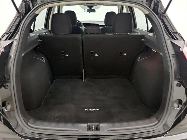 Photo of 2021 Black Nissan Kicks